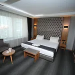 Grand Silay Hotel